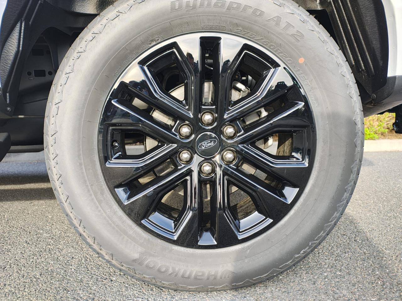 FORD F150 Supercrew LARIAT Black Package V8 5.0L