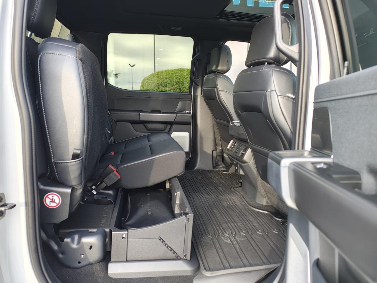 FORD F150 Supercrew LARIAT Black Package V8 5.0L