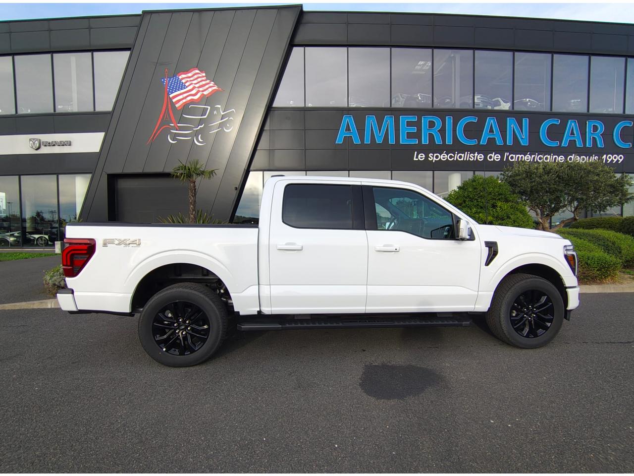 FORD F150 Supercrew LARIAT Black Package V8 5.0L