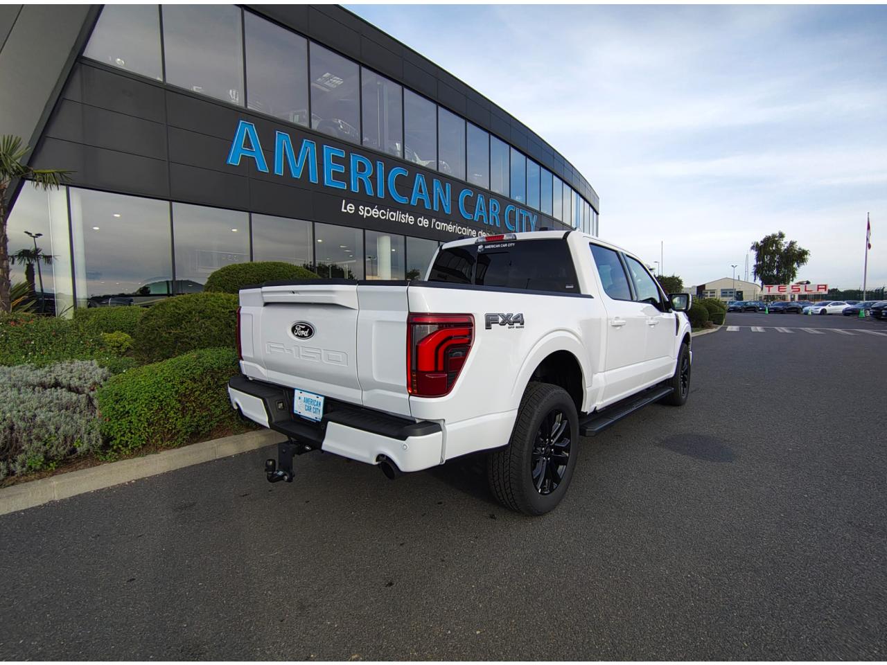 FORD F150 Supercrew LARIAT Black Package V8 5.0L