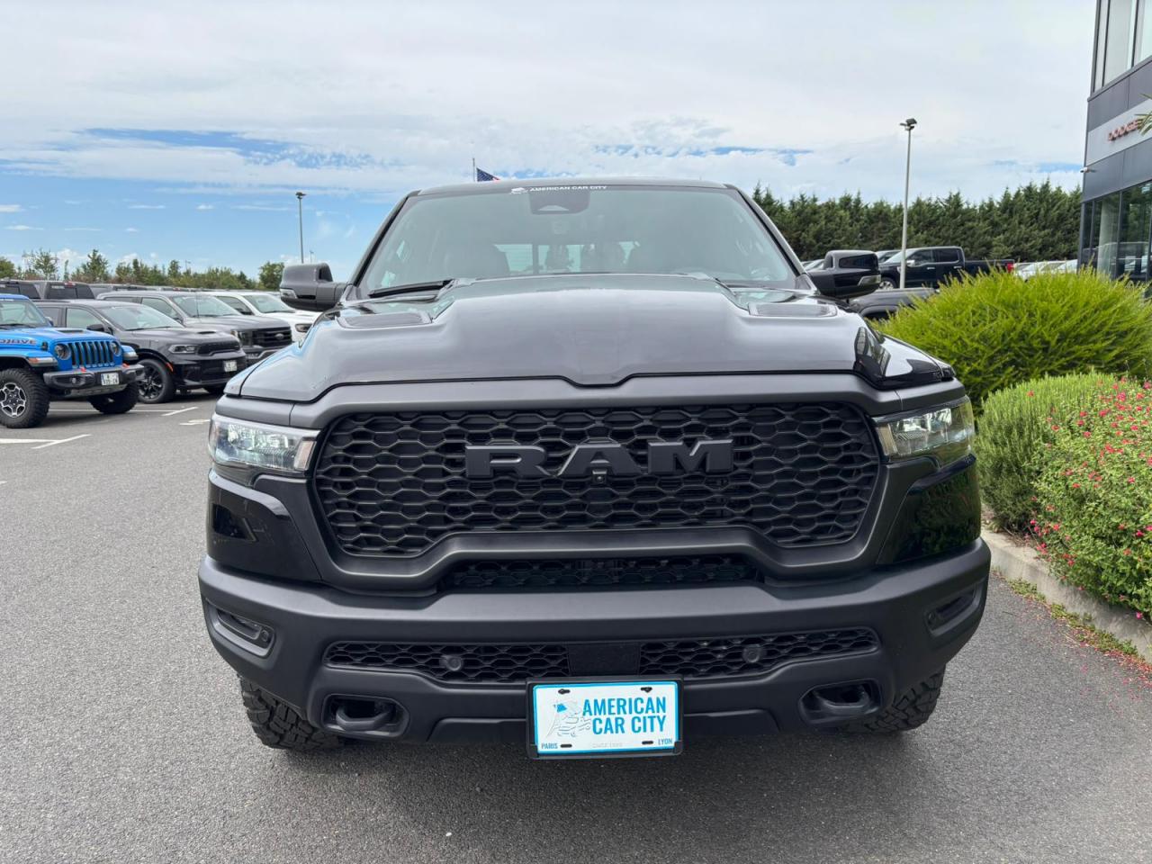 DODGE RAM 1500 CREW CAB REBEL AIR HAYON MULTI 2025