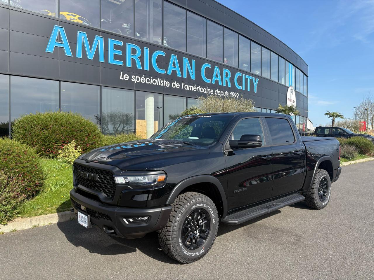 DODGE RAM 1500 CREW CAB REBEL AIR HAYON MULTI 2025