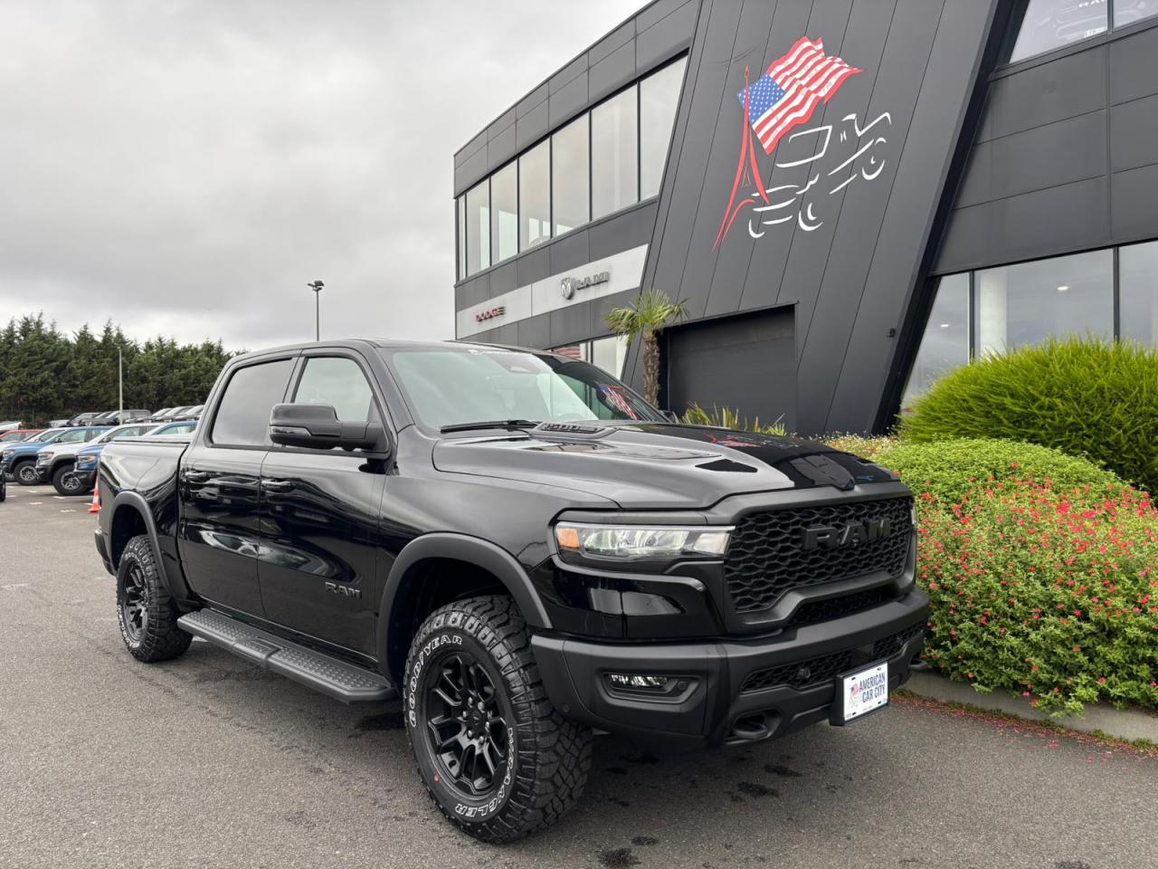 DODGE RAM 1500 CREW CAB REBEL AIR HAYON MULTI 2025