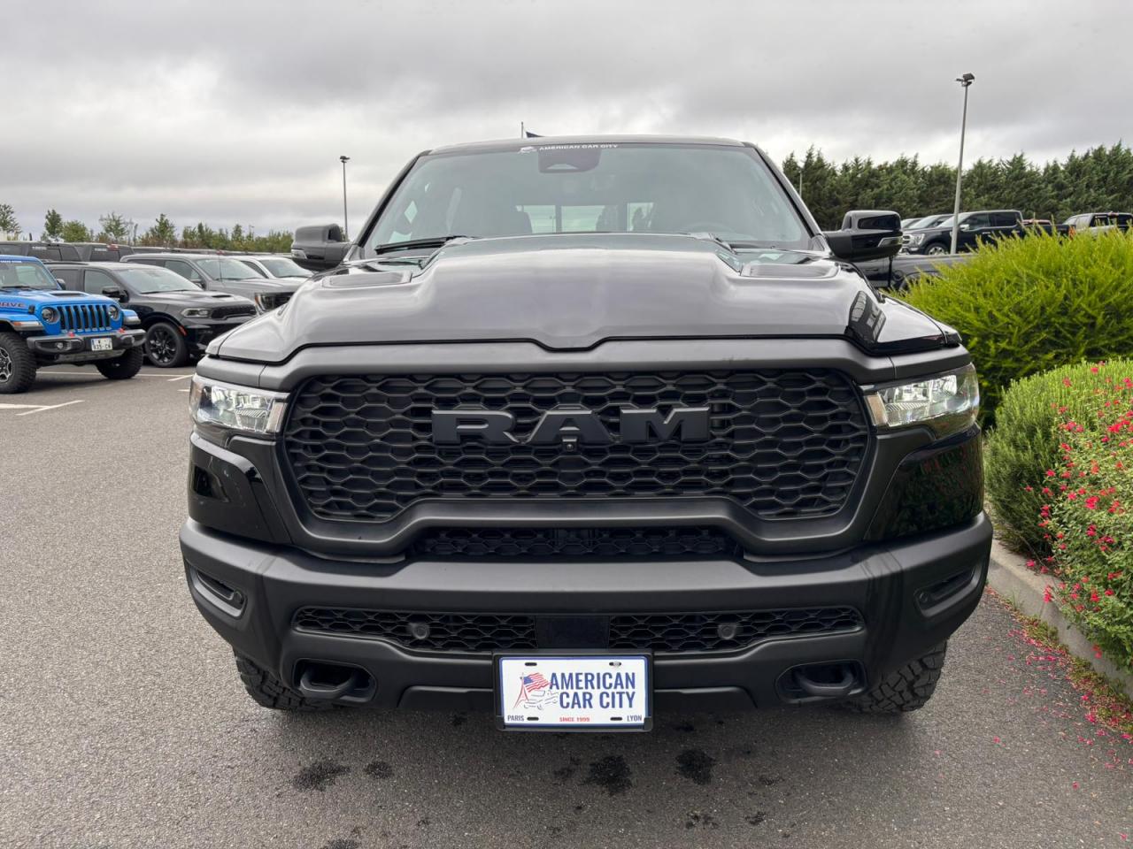 DODGE RAM 1500 CREW CAB REBEL AIR HAYON MULTI 2025