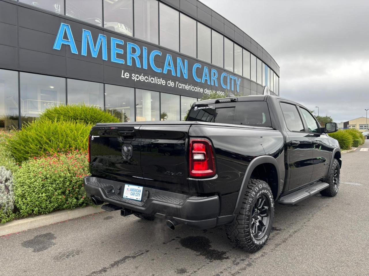 DODGE RAM 1500 CREW CAB REBEL AIR HAYON MULTI 2025