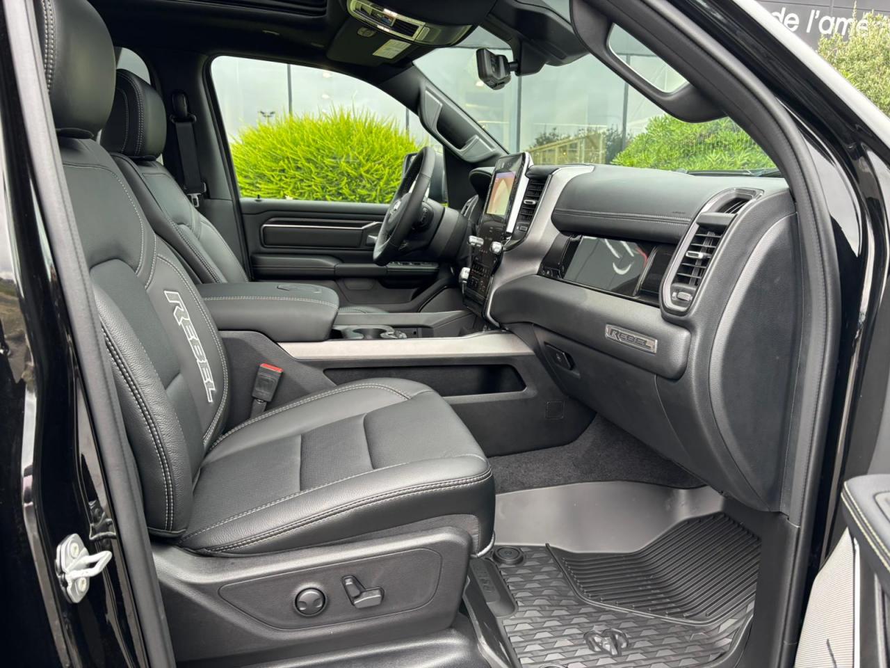 DODGE RAM 1500 CREW CAB REBEL AIR HAYON MULTI 2025