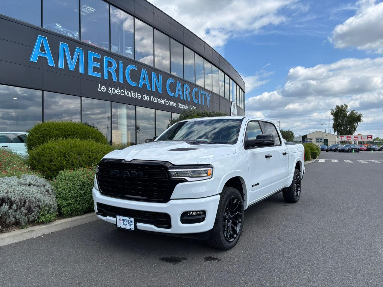 DODGE RAM 1500 CREW LIMITED NIGHT EDITION RAMBOX 2025