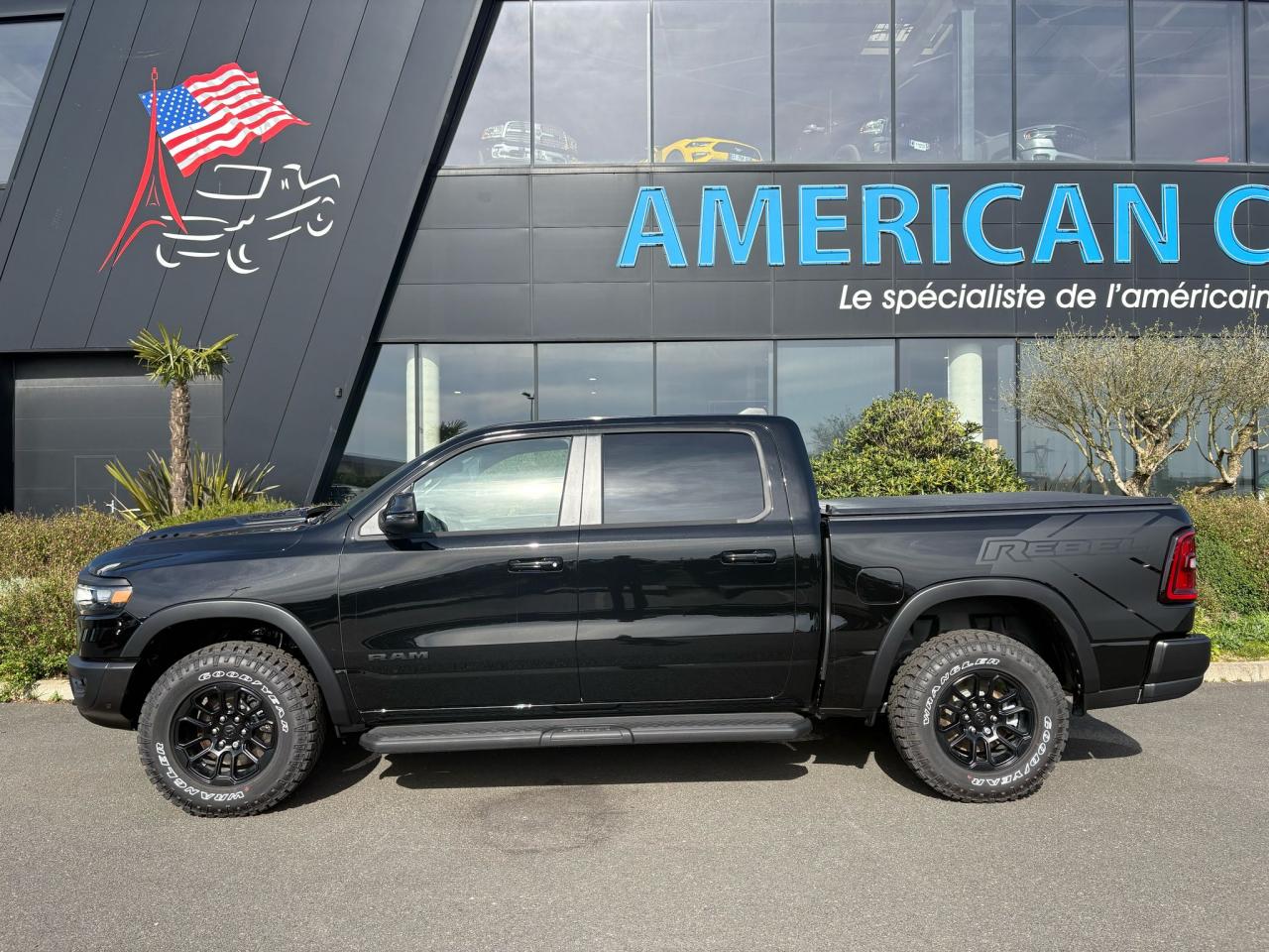 DODGE RAM 1500 CREW CAB REBEL AIR HAYON MULTI 2025