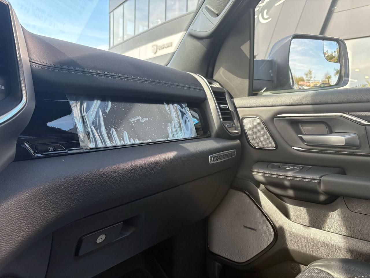 DODGE RAM 1500 CREW CAB REBEL AIR HAYON MULTI 2025