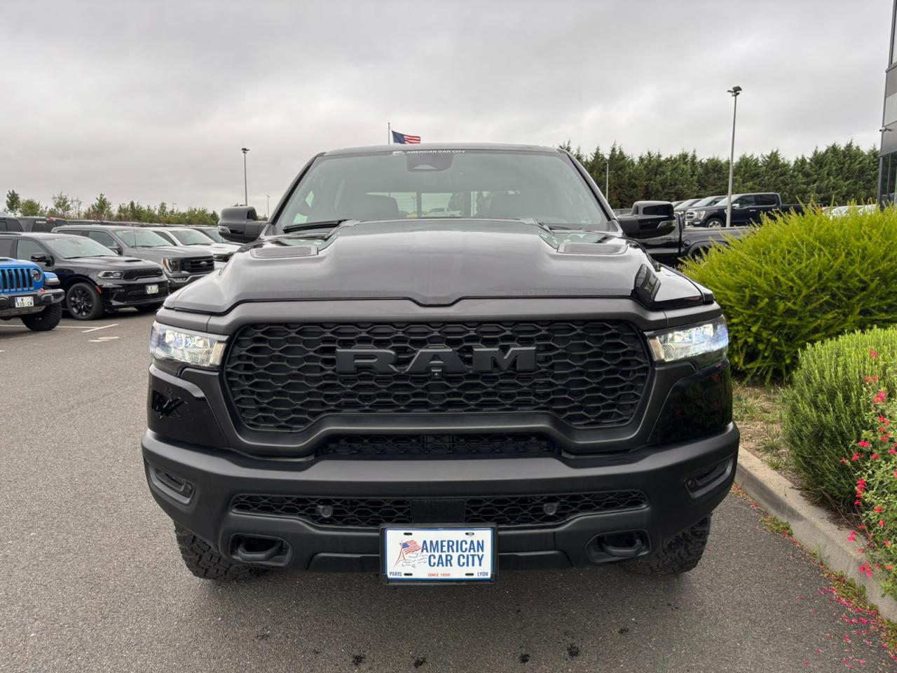 DODGE RAM 1500 CREW CAB REBEL AIR HAYON MULTI 2025