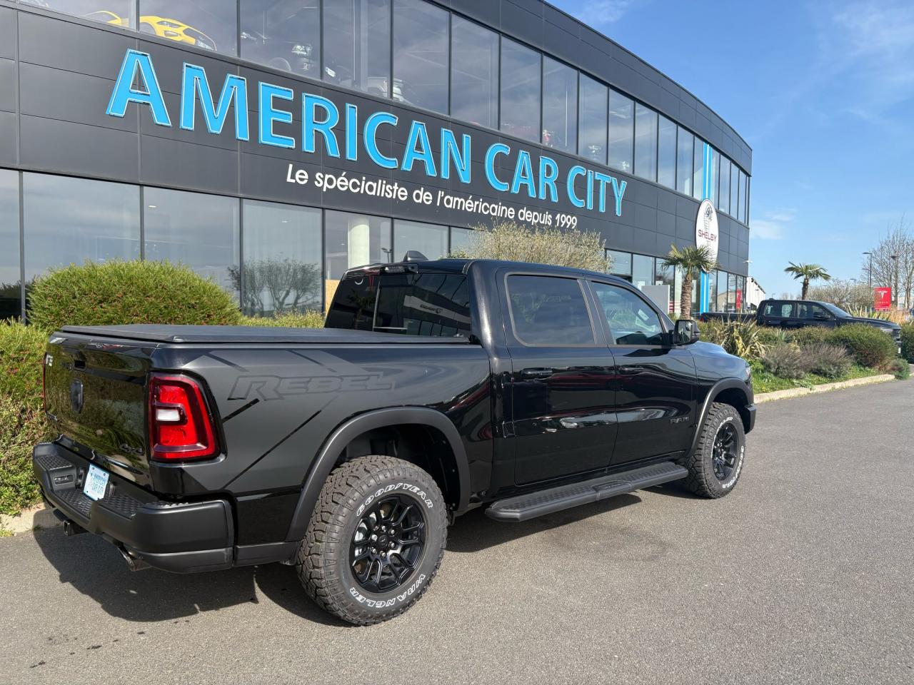 DODGE RAM 1500 CREW CAB REBEL AIR HAYON MULTI 2025