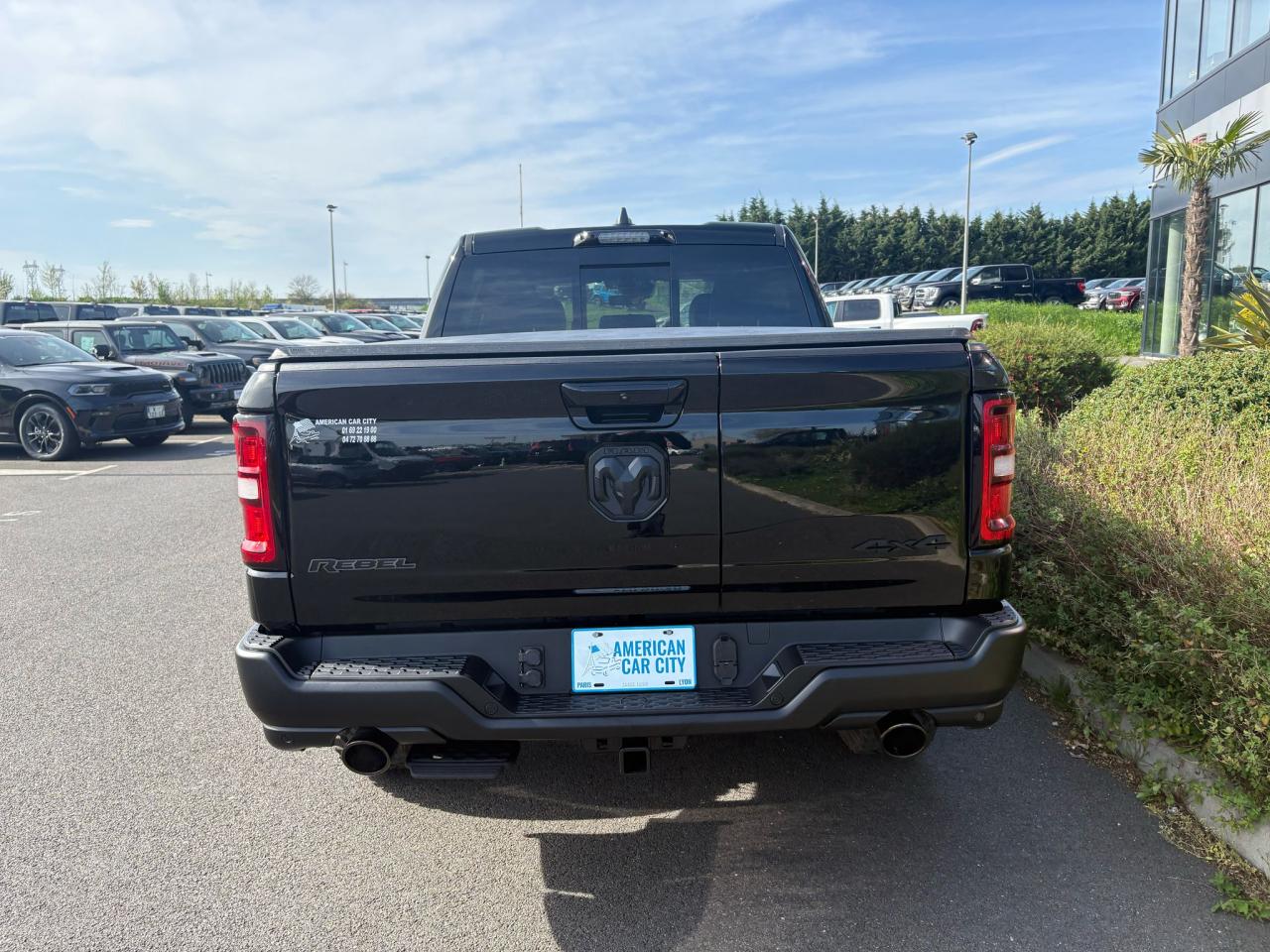 DODGE RAM 1500 CREW CAB REBEL AIR HAYON MULTI 2025