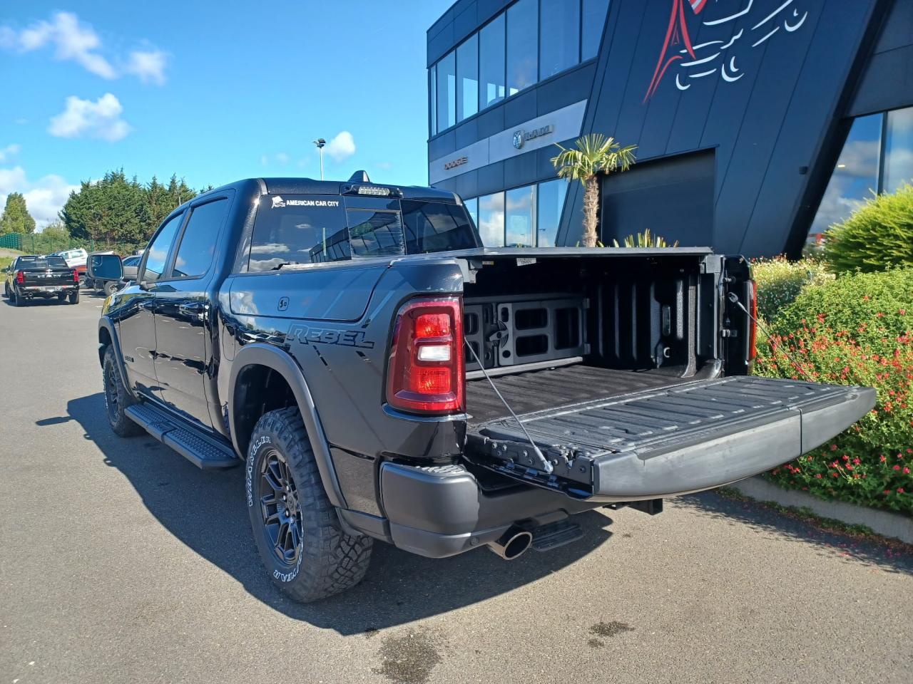 DODGE RAM 1500 CREW CAB REBEL AIR RAMBOX HAYON MULTI 2025