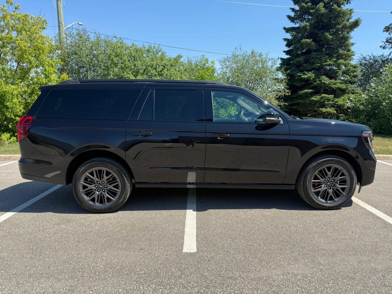 FORD EXPEDITION Platinum Max 4x4 Stealth Performance Package