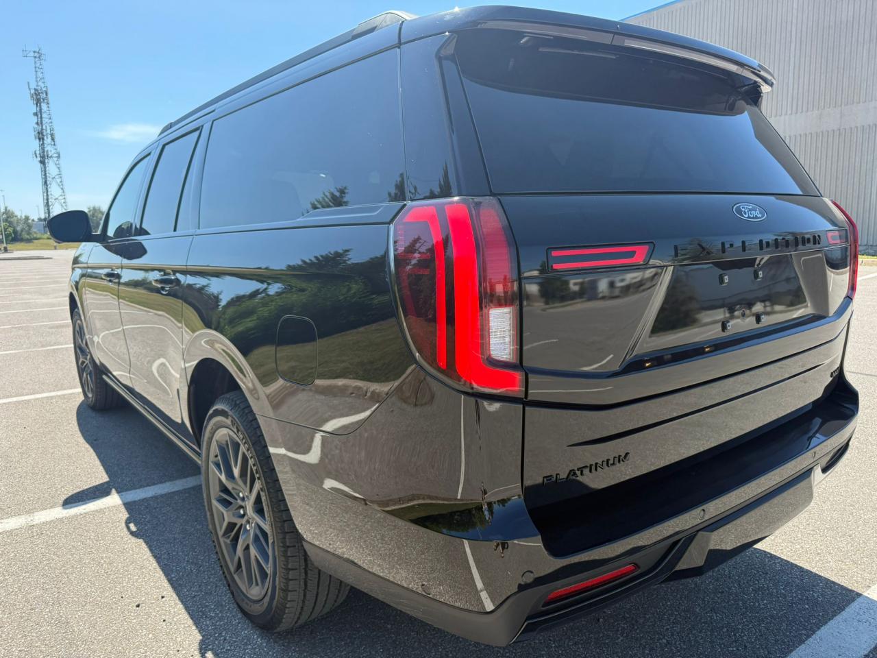 FORD EXPEDITION Platinum Max 4x4 Stealth Performance Package