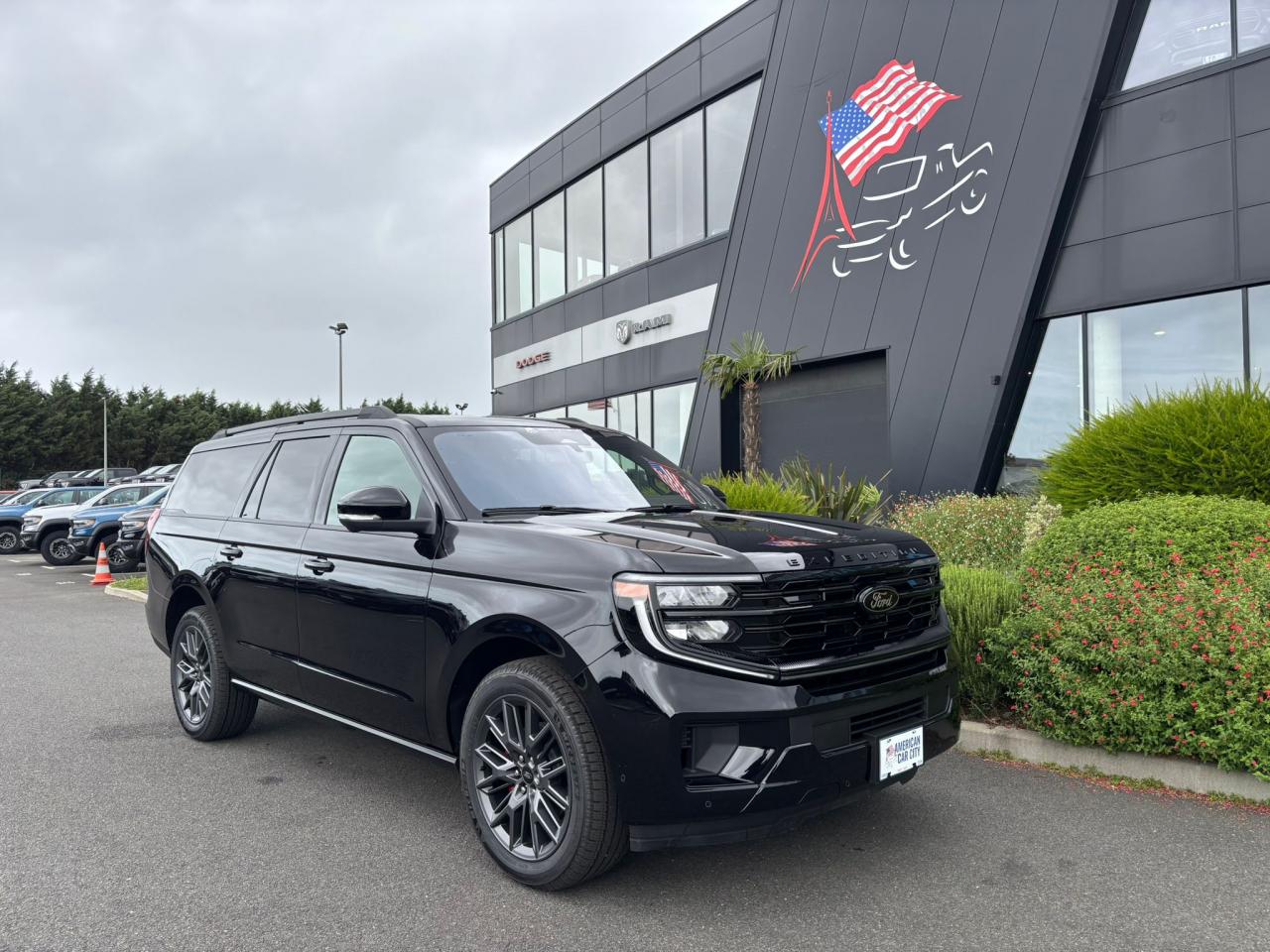 FORD EXPEDITION Platinum Max 4x4 Stealth Performance Package