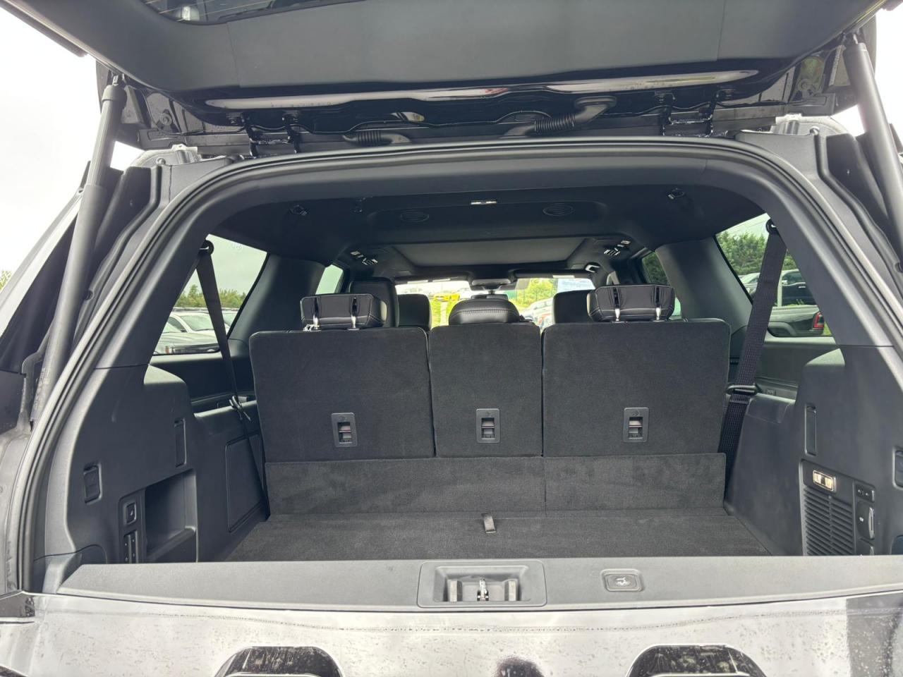 FORD EXPEDITION Platinum Max 4x4 Stealth Performance Package