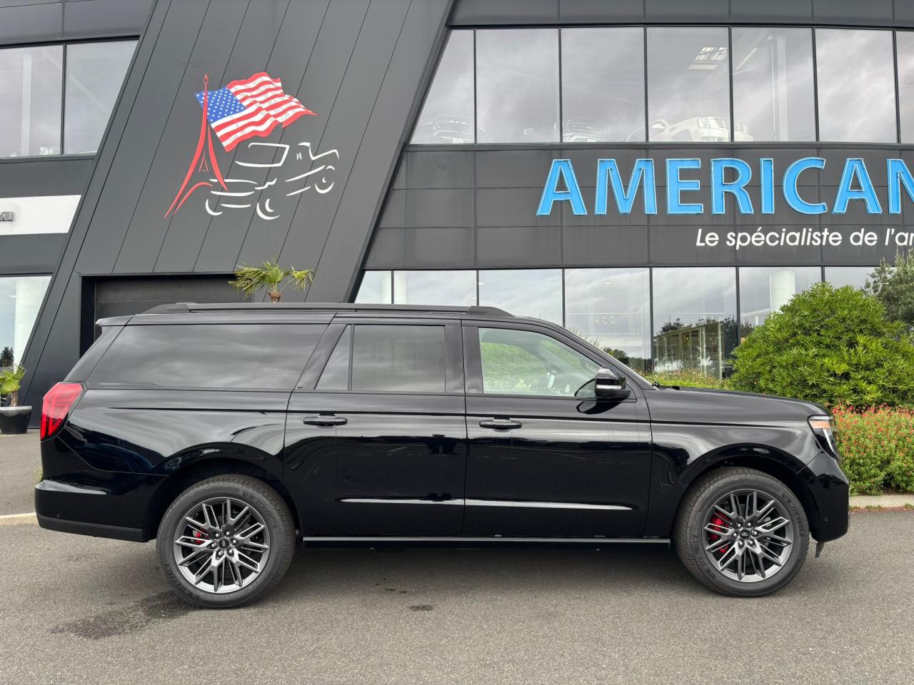 FORD EXPEDITION Platinum Max 4x4 Stealth Performance Package