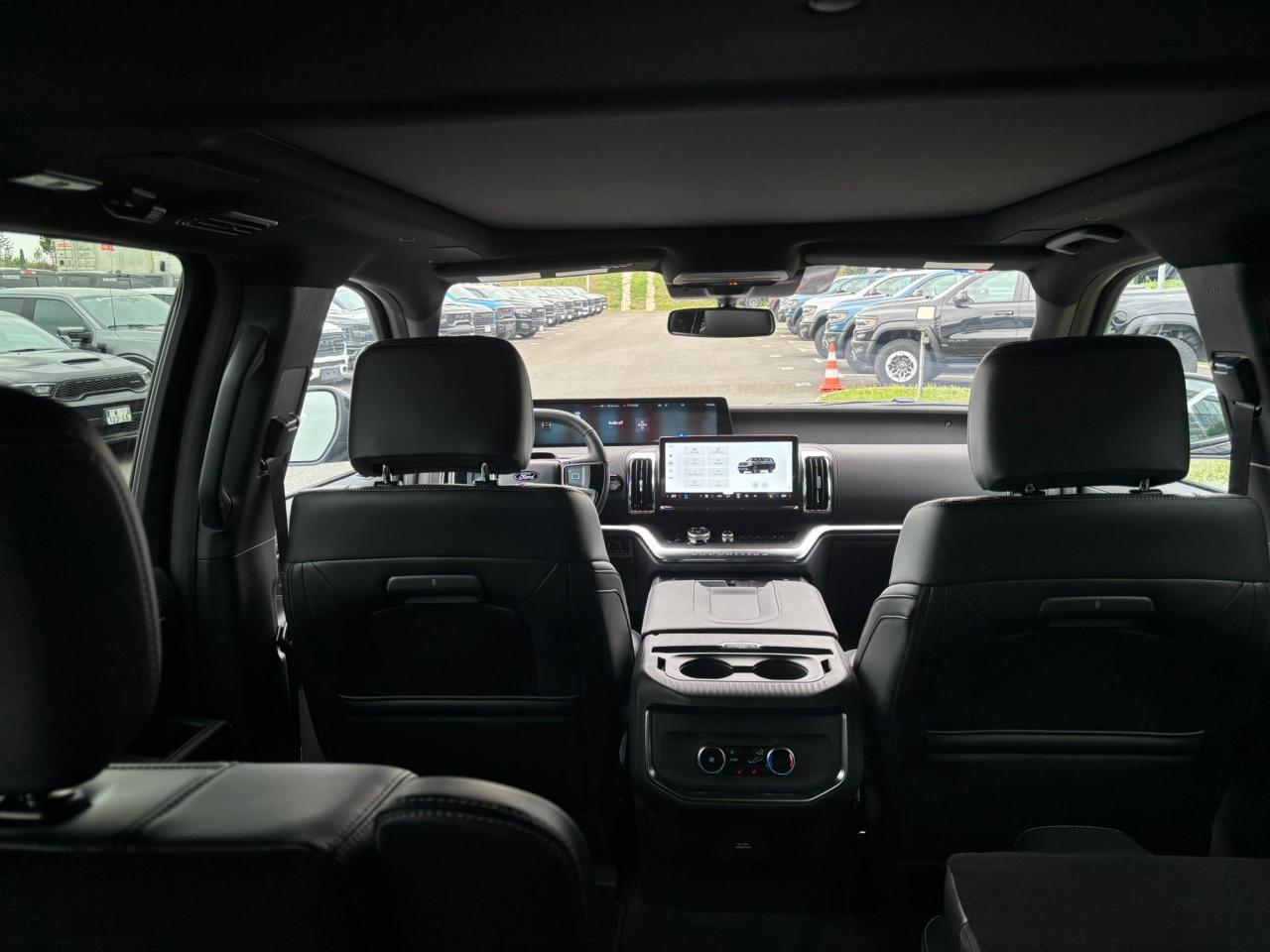 FORD EXPEDITION Platinum Max 4x4 Stealth Performance Package