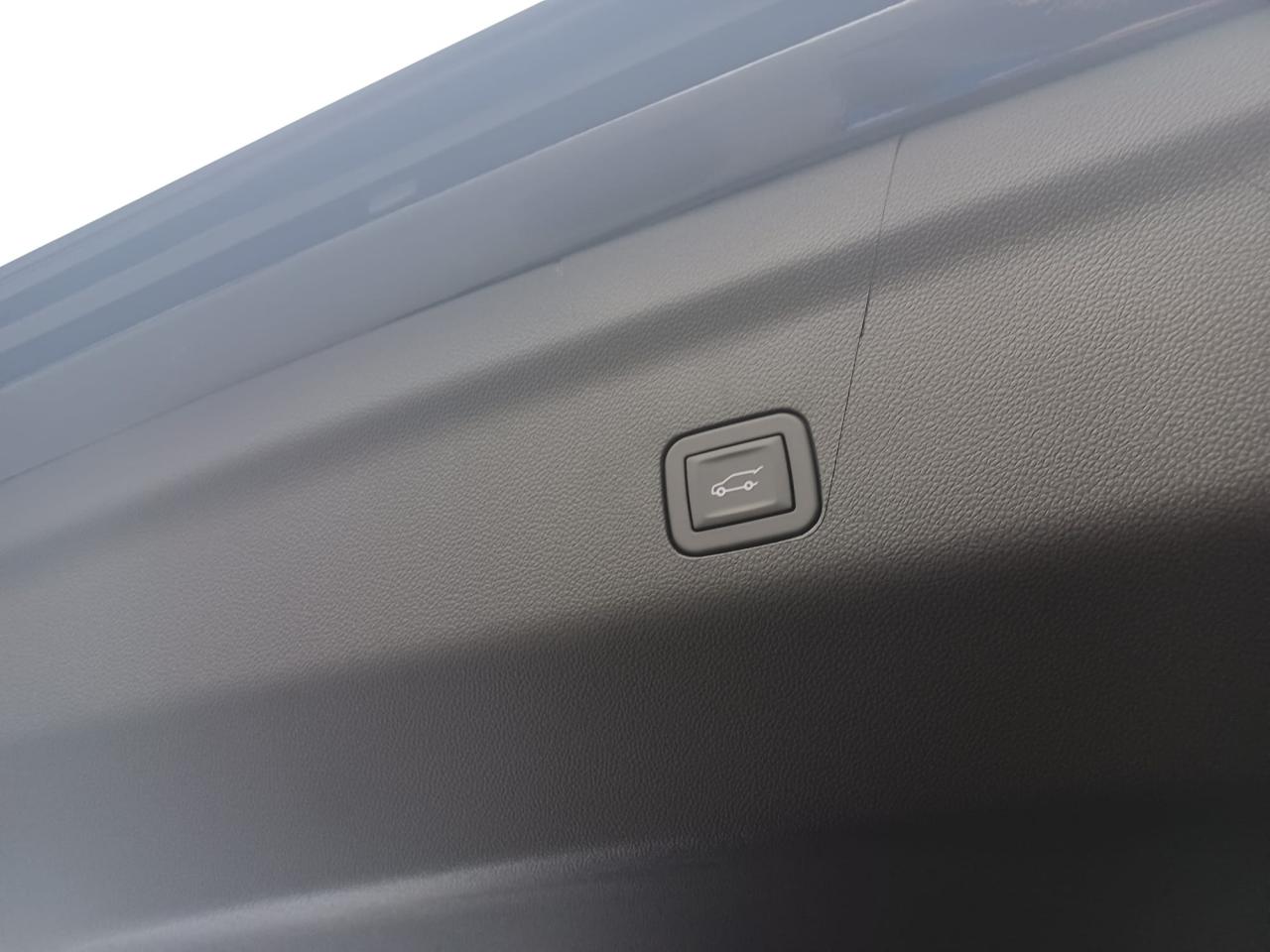 CADILLAC ESCALADE SUV V-Sport 2025