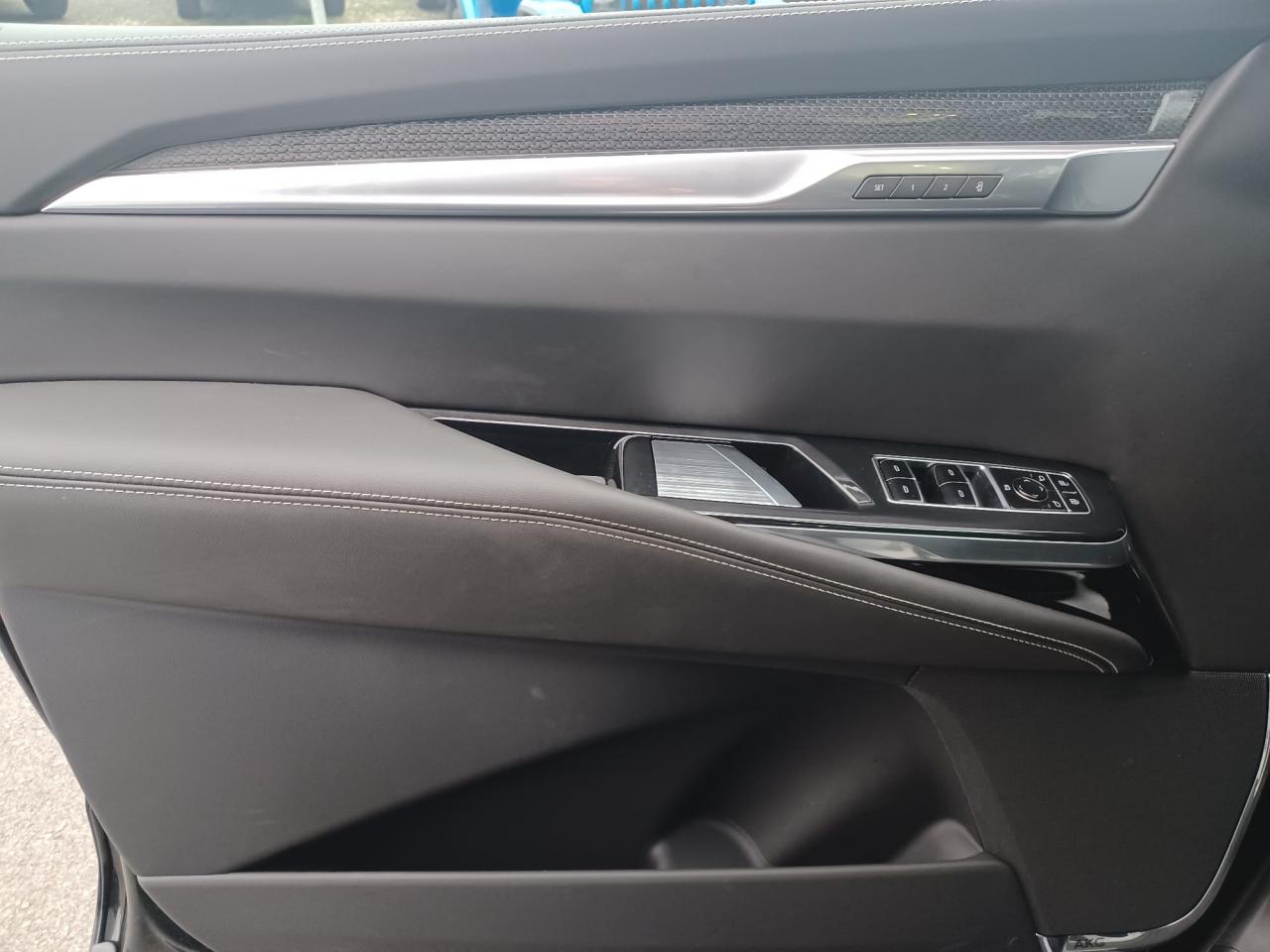 CADILLAC ESCALADE SUV V-Sport 2025