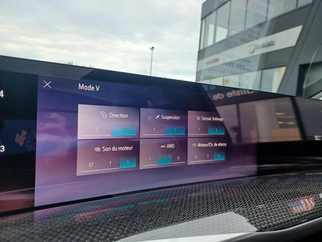 CADILLAC ESCALADE SUV V-Sport 2025