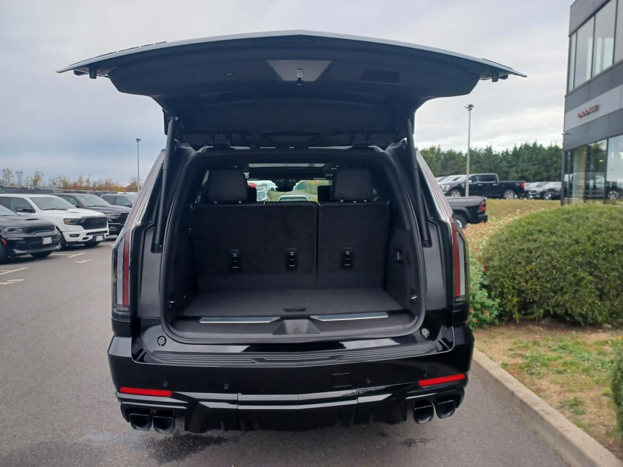 CADILLAC ESCALADE SUV V-Sport 2025