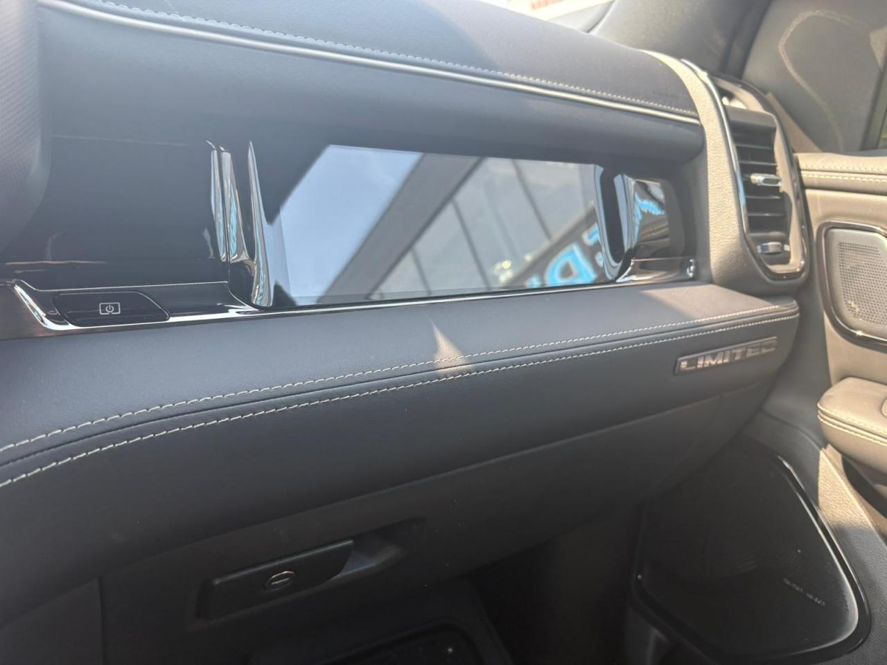 DODGE RAM 1500 CREW LIMITED NIGHT EDITION RAMBOX 2025