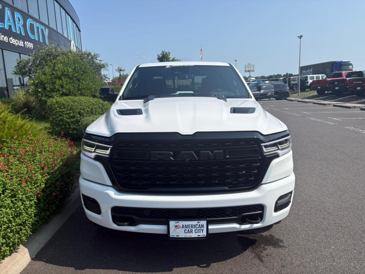 DODGE RAM 1500 CREW LIMITED NIGHT EDITION RAMBOX 2025
