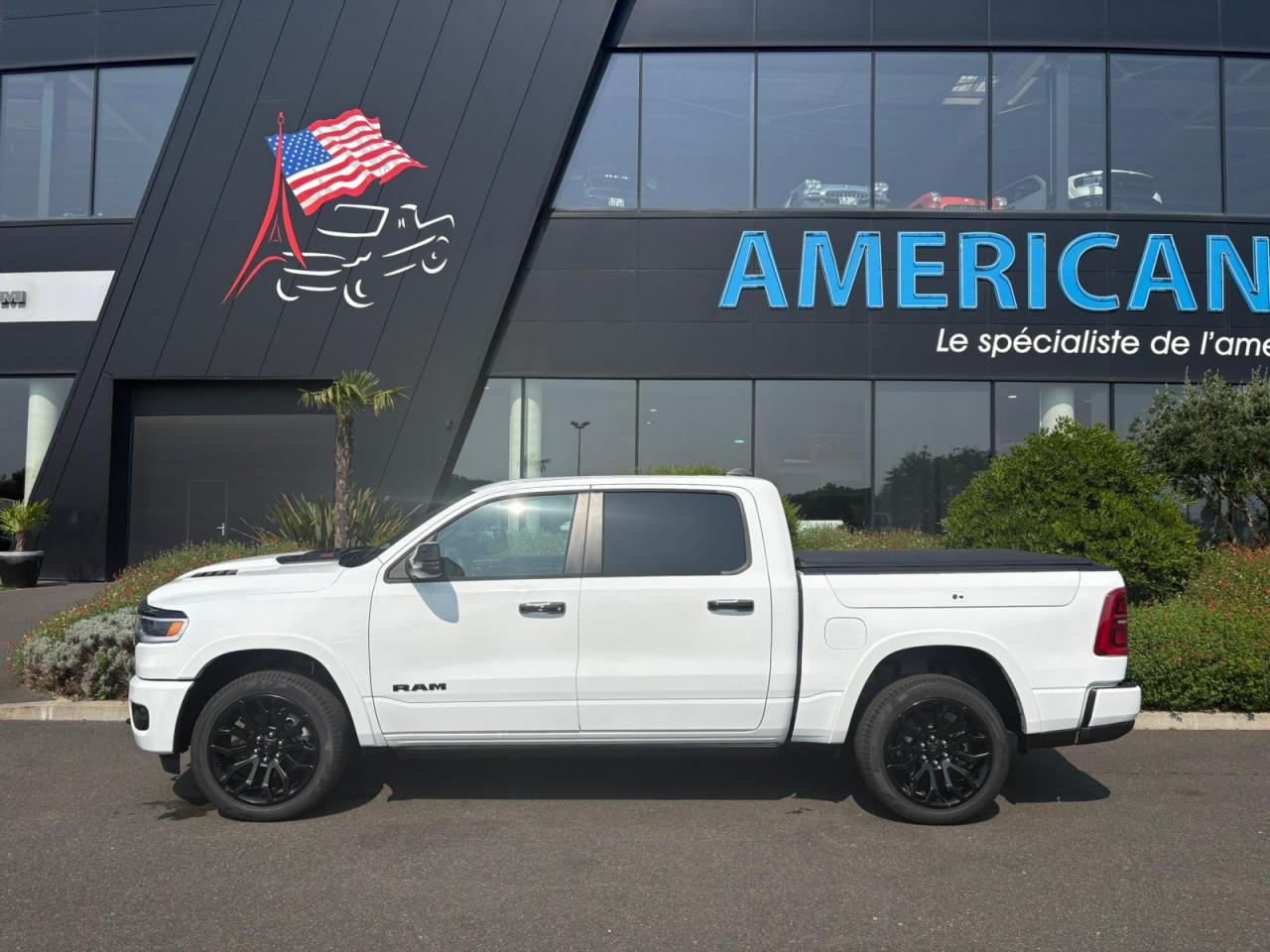 DODGE RAM 1500 CREW LIMITED NIGHT EDITION RAMBOX 2025