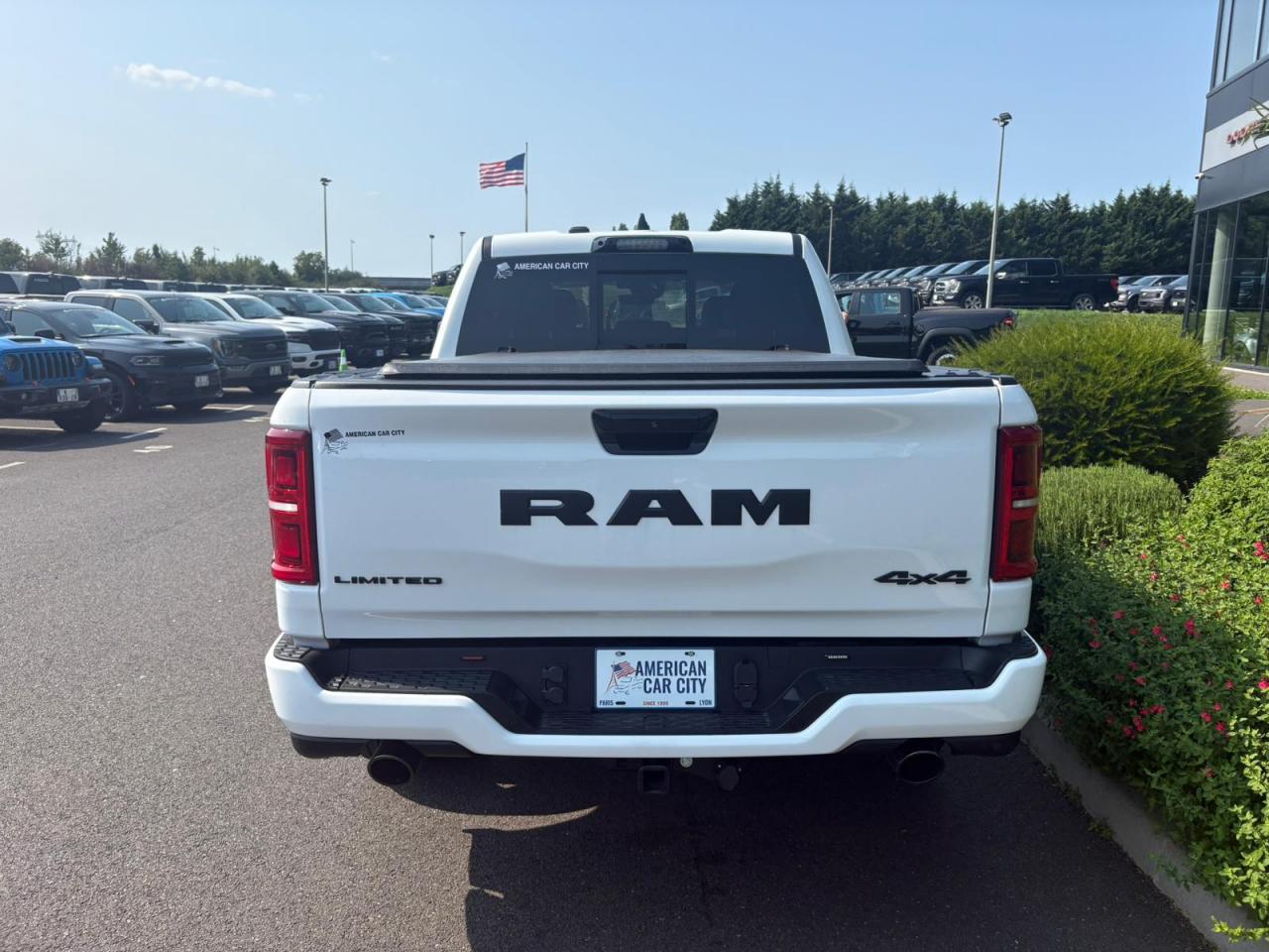 DODGE RAM 1500 CREW LIMITED NIGHT EDITION RAMBOX 2025