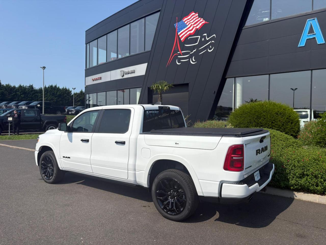 DODGE RAM 1500 CREW LIMITED NIGHT EDITION RAMBOX 2025