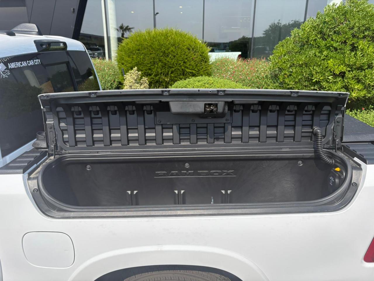 DODGE RAM 1500 CREW LIMITED NIGHT EDITION RAMBOX 2025