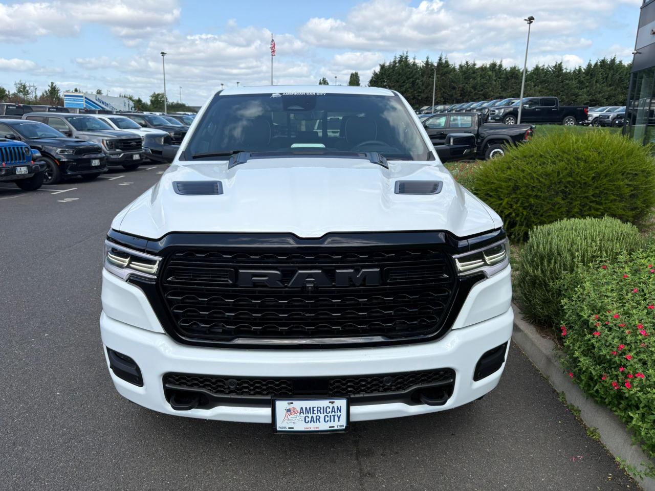 DODGE RAM 1500 CREW LIMITED NIGHT EDITION RAMBOX 2025
