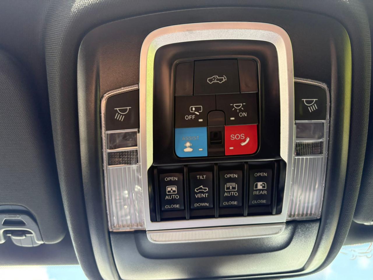 DODGE RAM 1500 CREW LIMITED NIGHT EDITION RAMBOX 2025