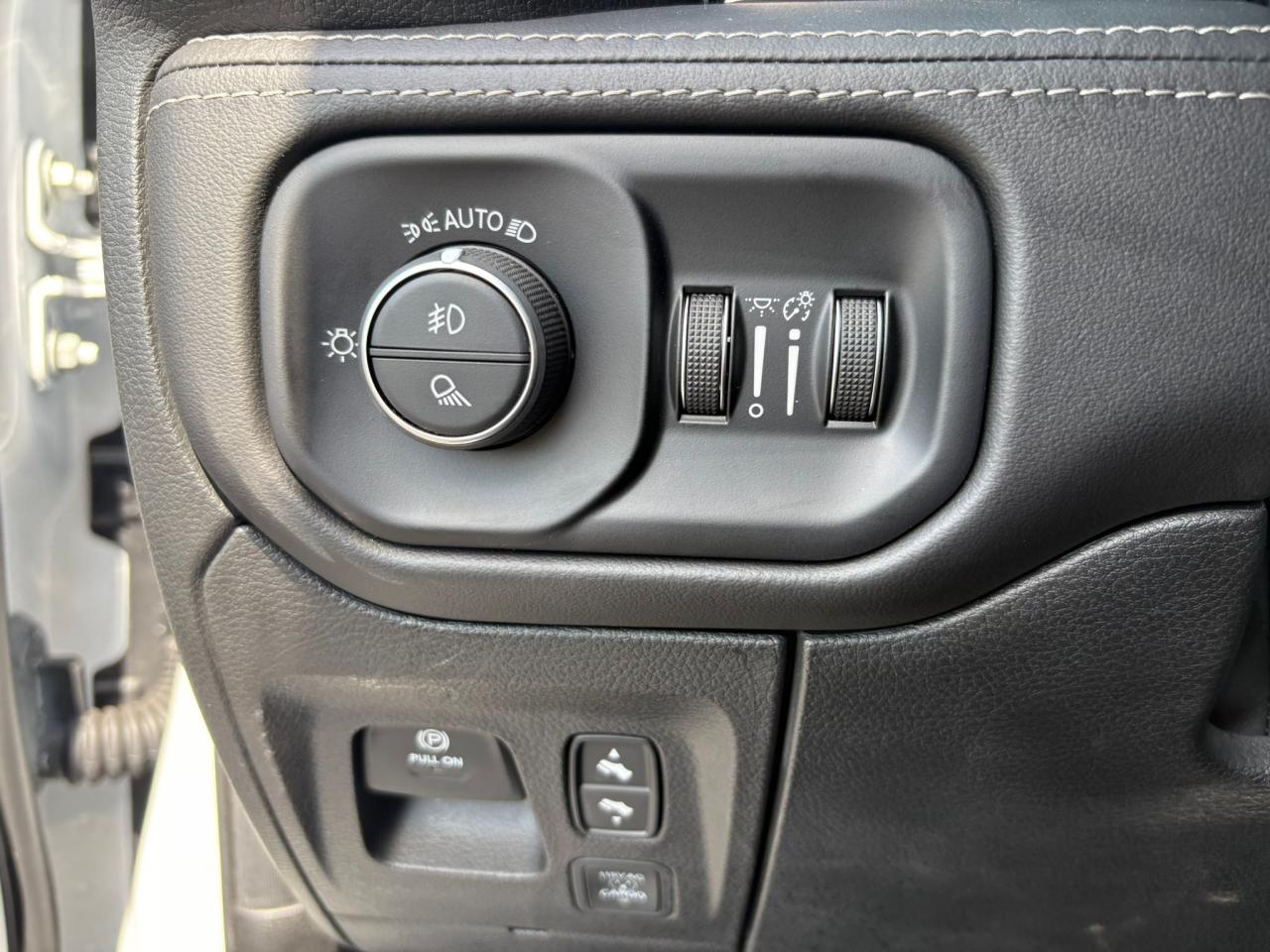 DODGE RAM 1500 CREW LIMITED NIGHT EDITION RAMBOX 2025