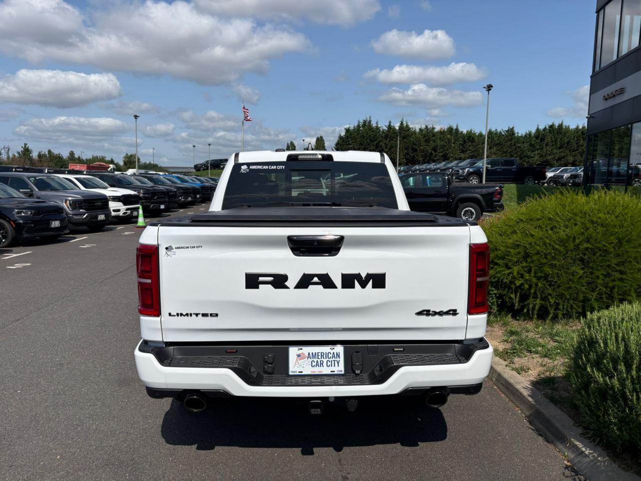 DODGE RAM 1500 CREW LIMITED NIGHT EDITION RAMBOX 2025