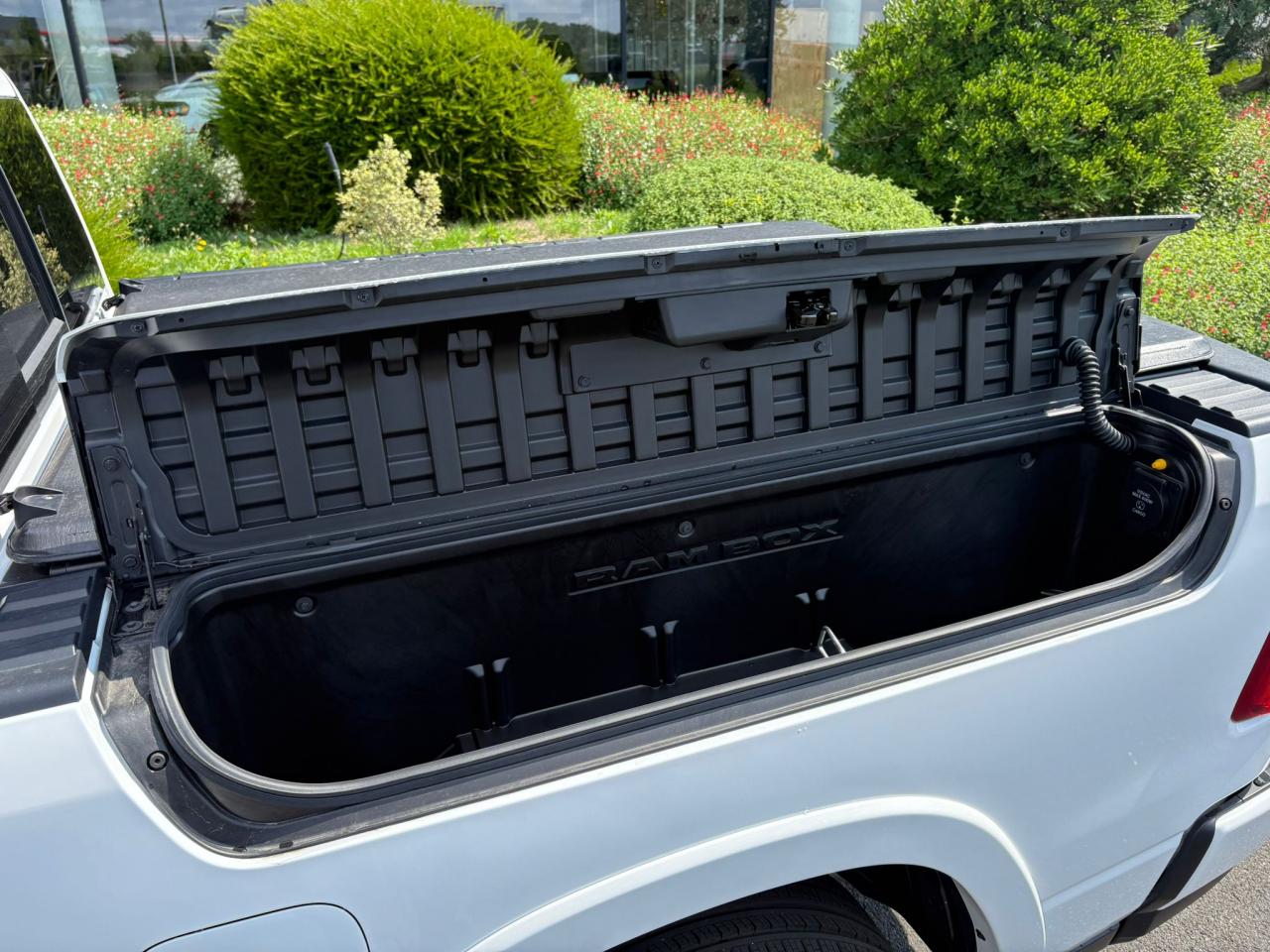 DODGE RAM 1500 CREW LIMITED NIGHT EDITION RAMBOX 2025