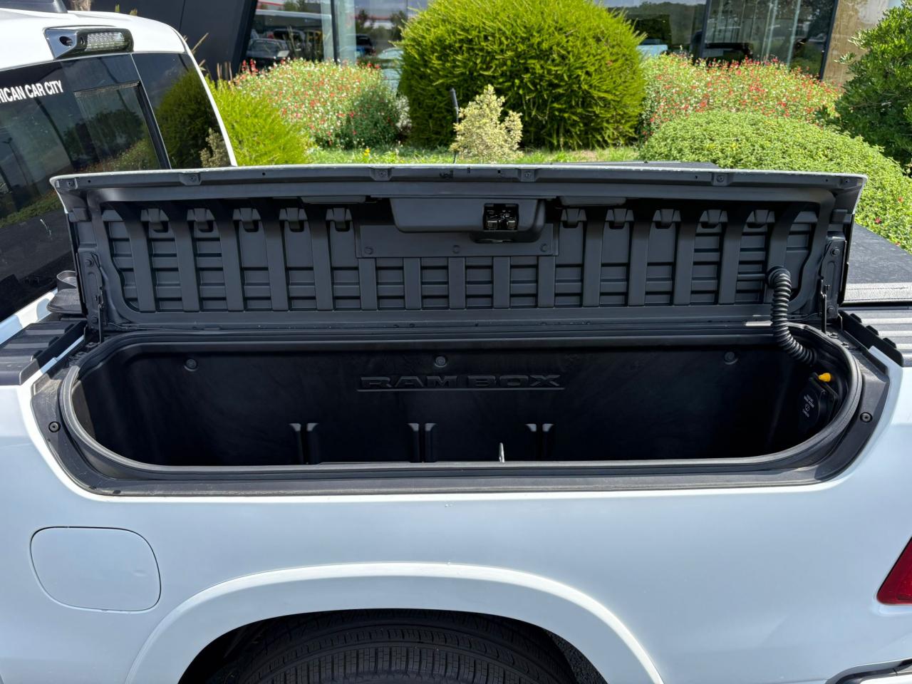 DODGE RAM 1500 CREW LIMITED NIGHT EDITION RAMBOX 2025