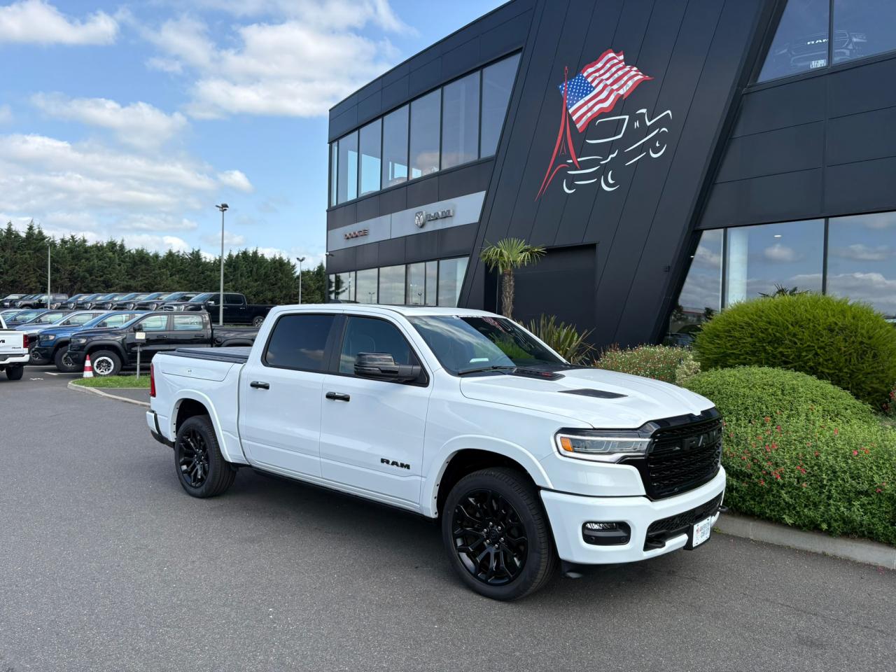 DODGE RAM 1500 CREW LIMITED NIGHT EDITION RAMBOX 2025