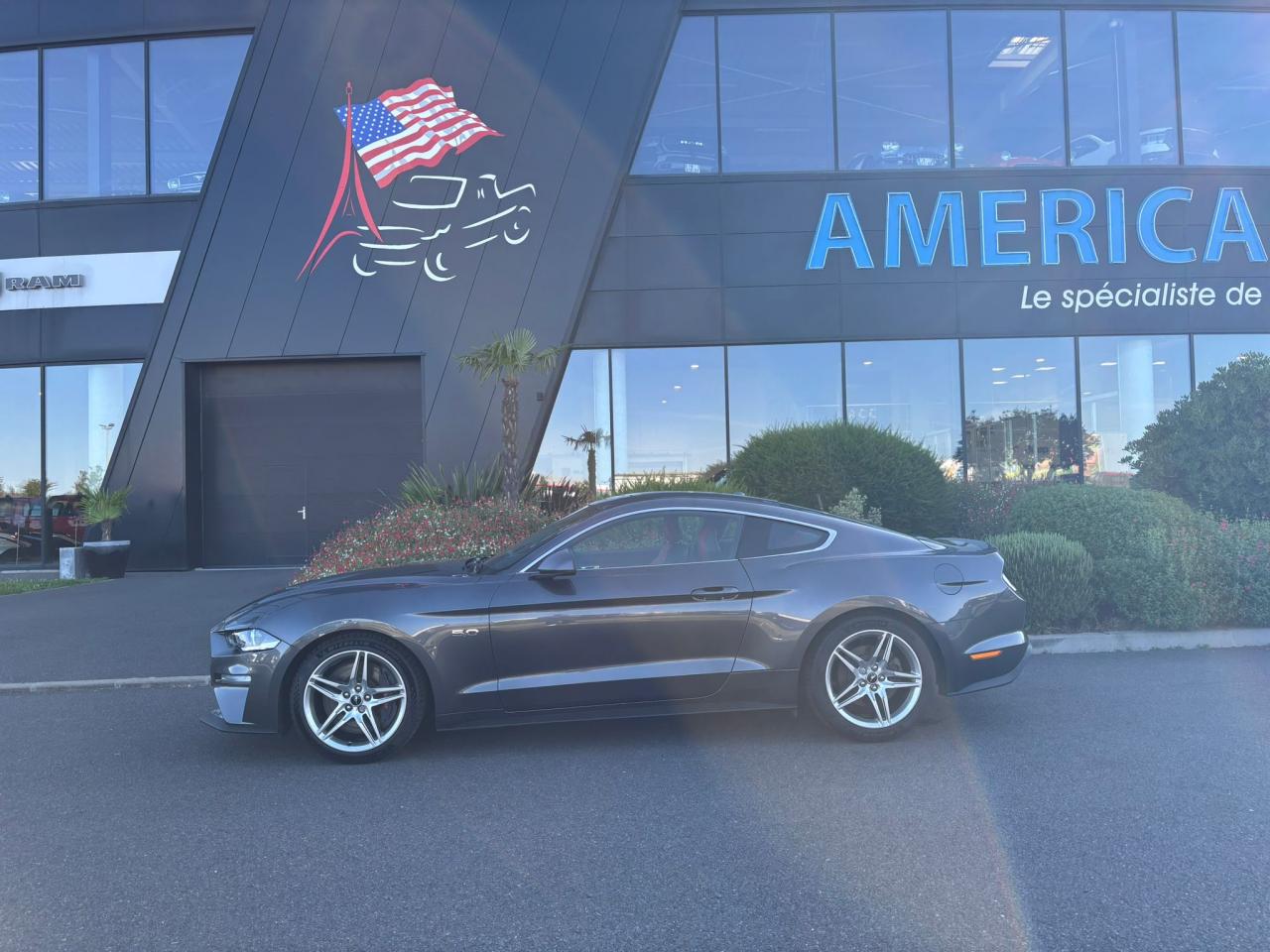 FORD MUSTANG GT FASTBACK V8 5.0L BVA MAGNERIDE