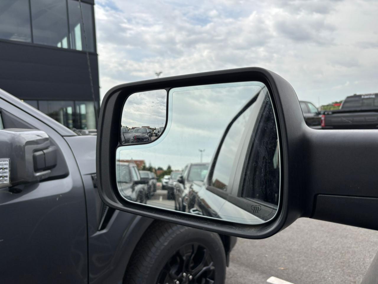 DODGE RAM 1500 CREW LARAMIE SPORT 3.0 L6 420ch