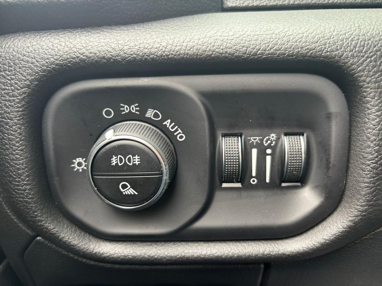 DODGE RAM 1500 CREW LARAMIE SPORT 3.0 L6 420ch