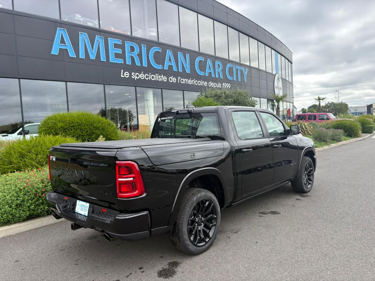 DODGE RAM 1500 CREW LIMITED NIGHT EDITION RAMBOX 2025