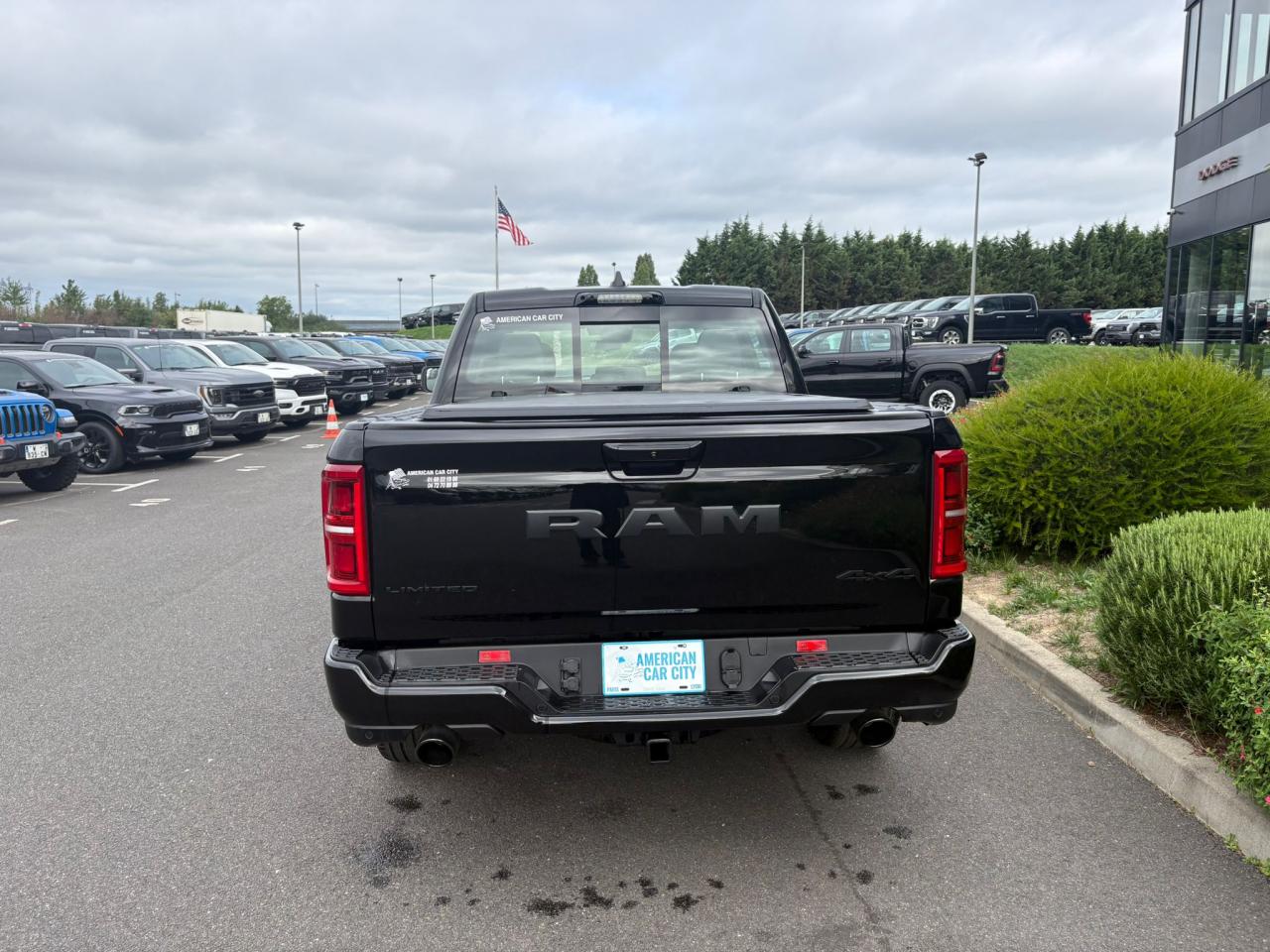 DODGE RAM 1500 CREW LIMITED NIGHT EDITION RAMBOX 2025