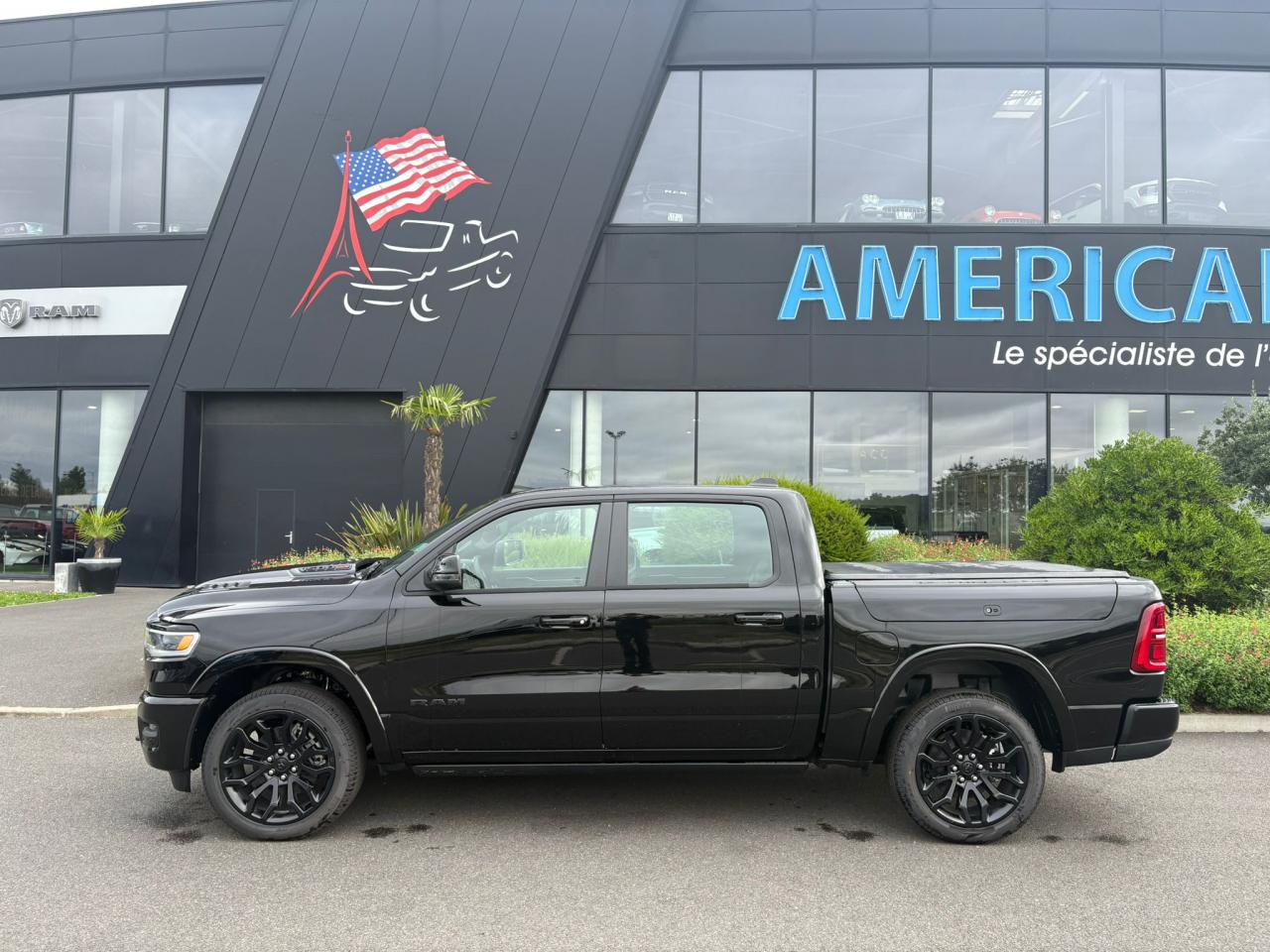 DODGE RAM 1500 CREW LIMITED NIGHT EDITION RAMBOX 2025