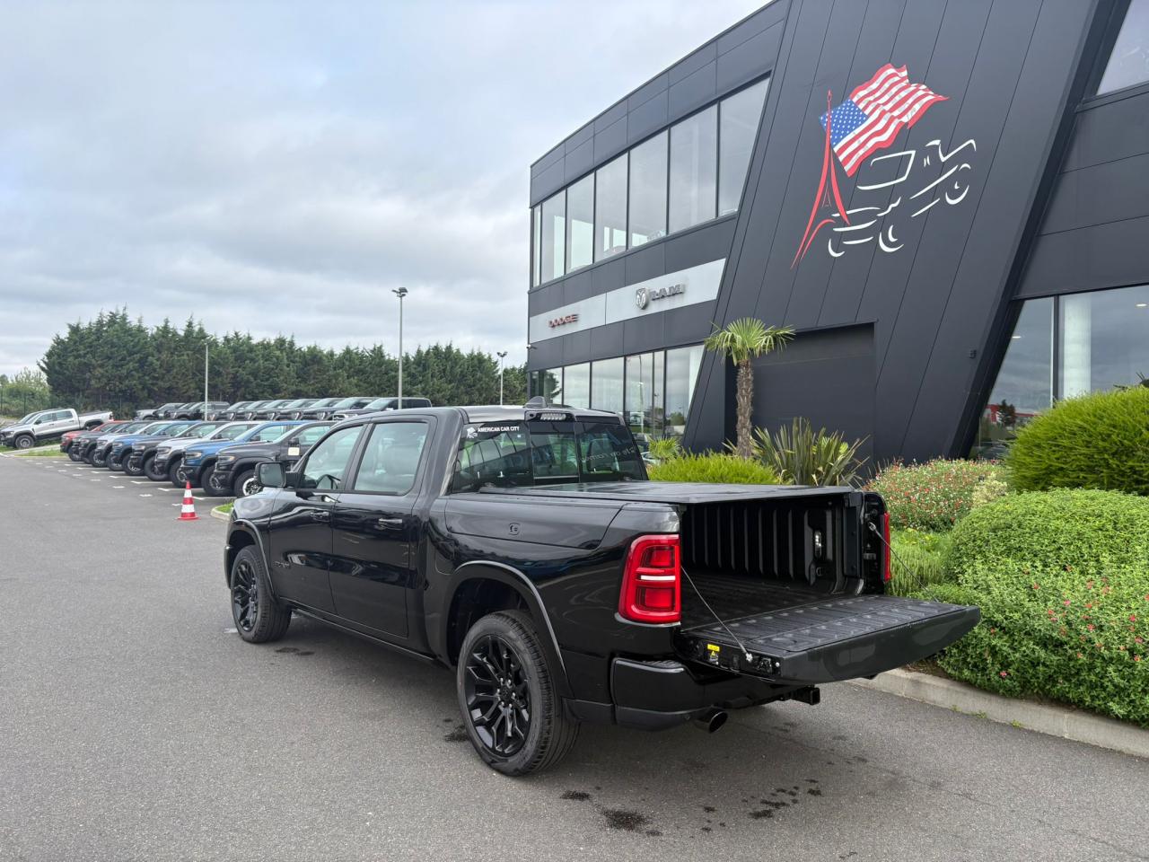 DODGE RAM 1500 CREW LIMITED NIGHT EDITION RAMBOX 2025