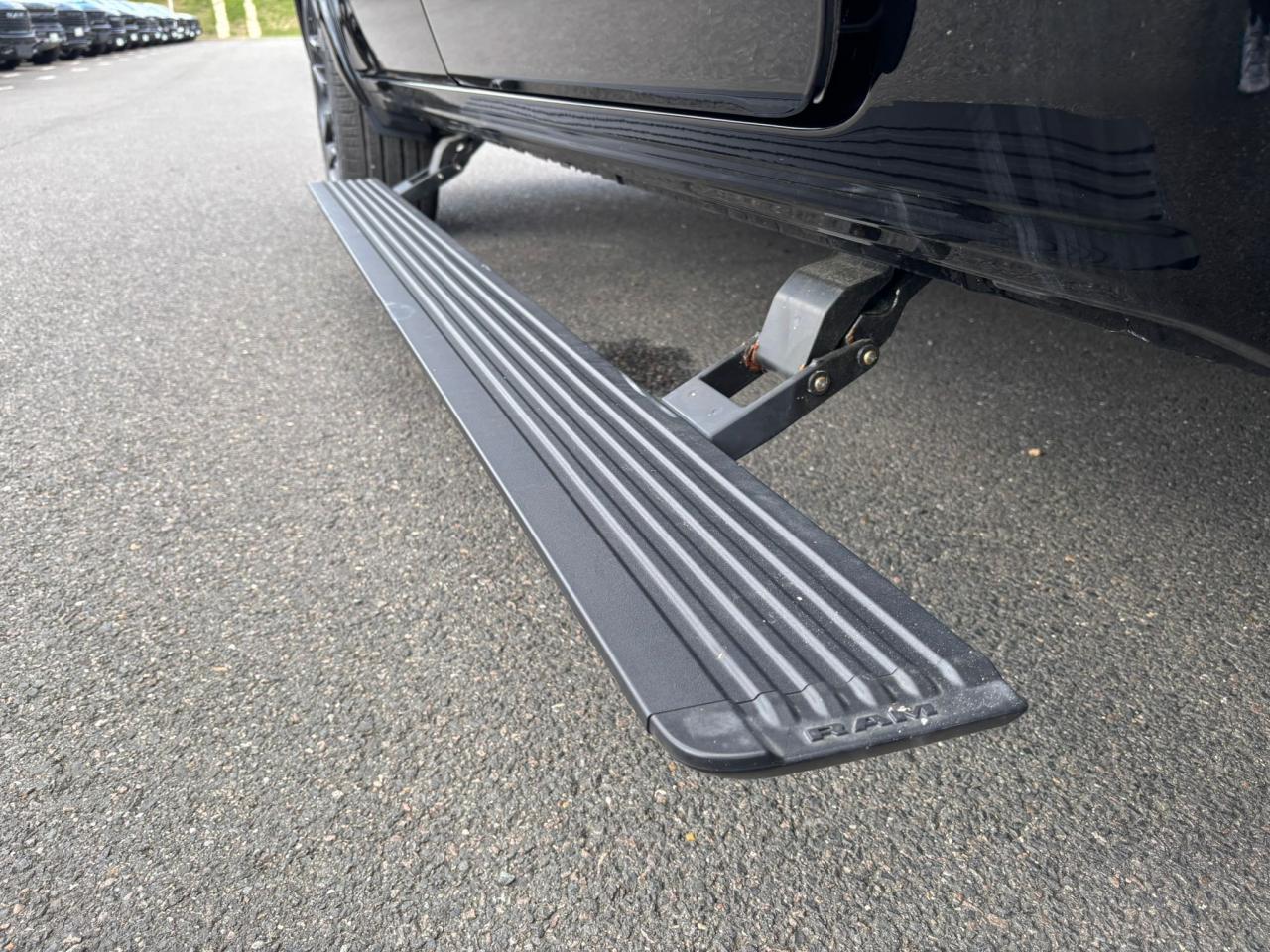 DODGE RAM 1500 CREW LIMITED NIGHT EDITION RAMBOX 2025