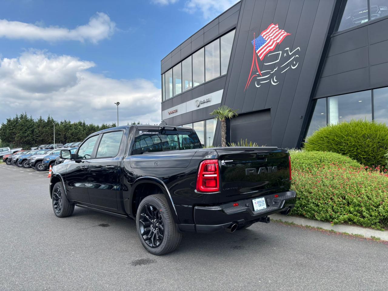 DODGE RAM 1500 CREW LIMITED NIGHT EDITION RAMBOX 2025