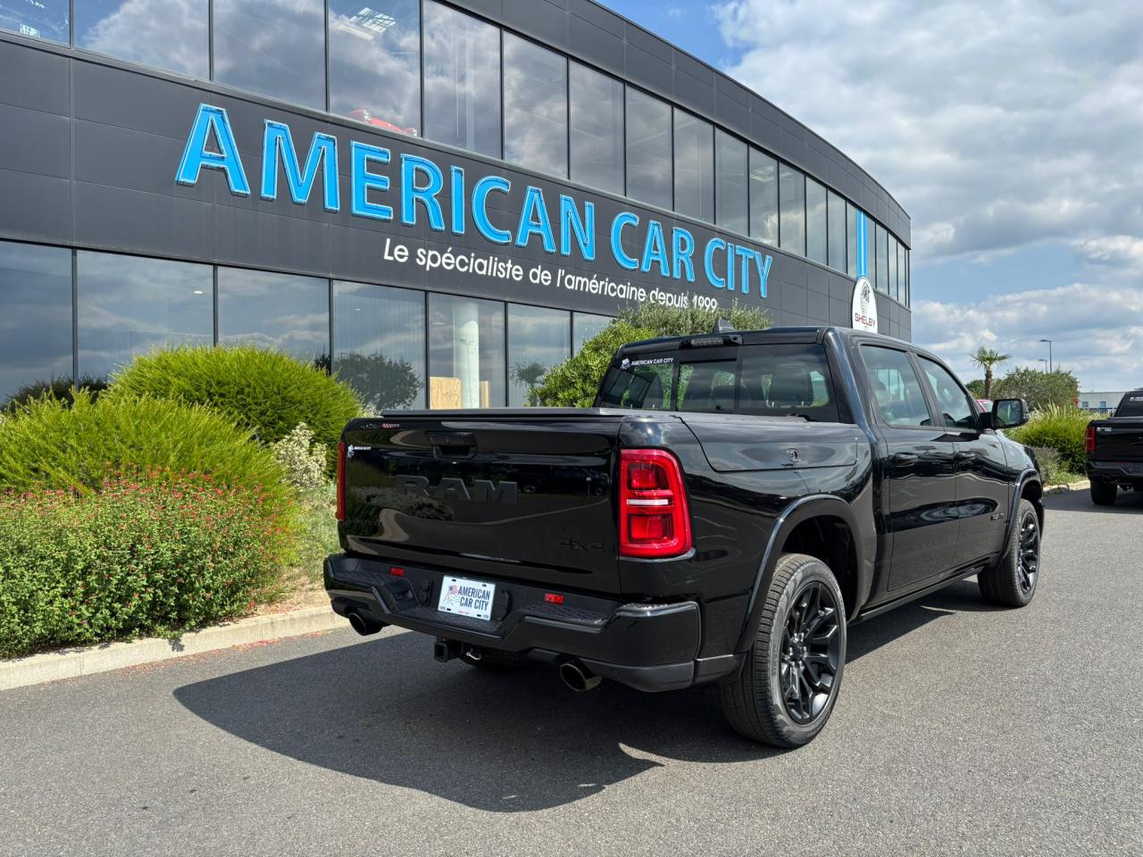 DODGE RAM 1500 CREW LIMITED NIGHT EDITION RAMBOX 2025